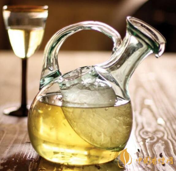 白葡萄酒需要醒酒嗎 白葡萄酒醒酒注意事項