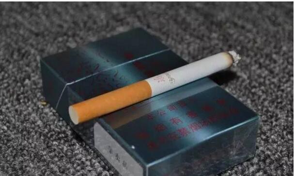 黃鶴樓游泳回歸，爺爺輩最喜愛的香煙品牌