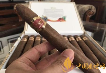 庫阿巴杰出雪茄圖片及口感品析 適合老茄客的一款雪茄！